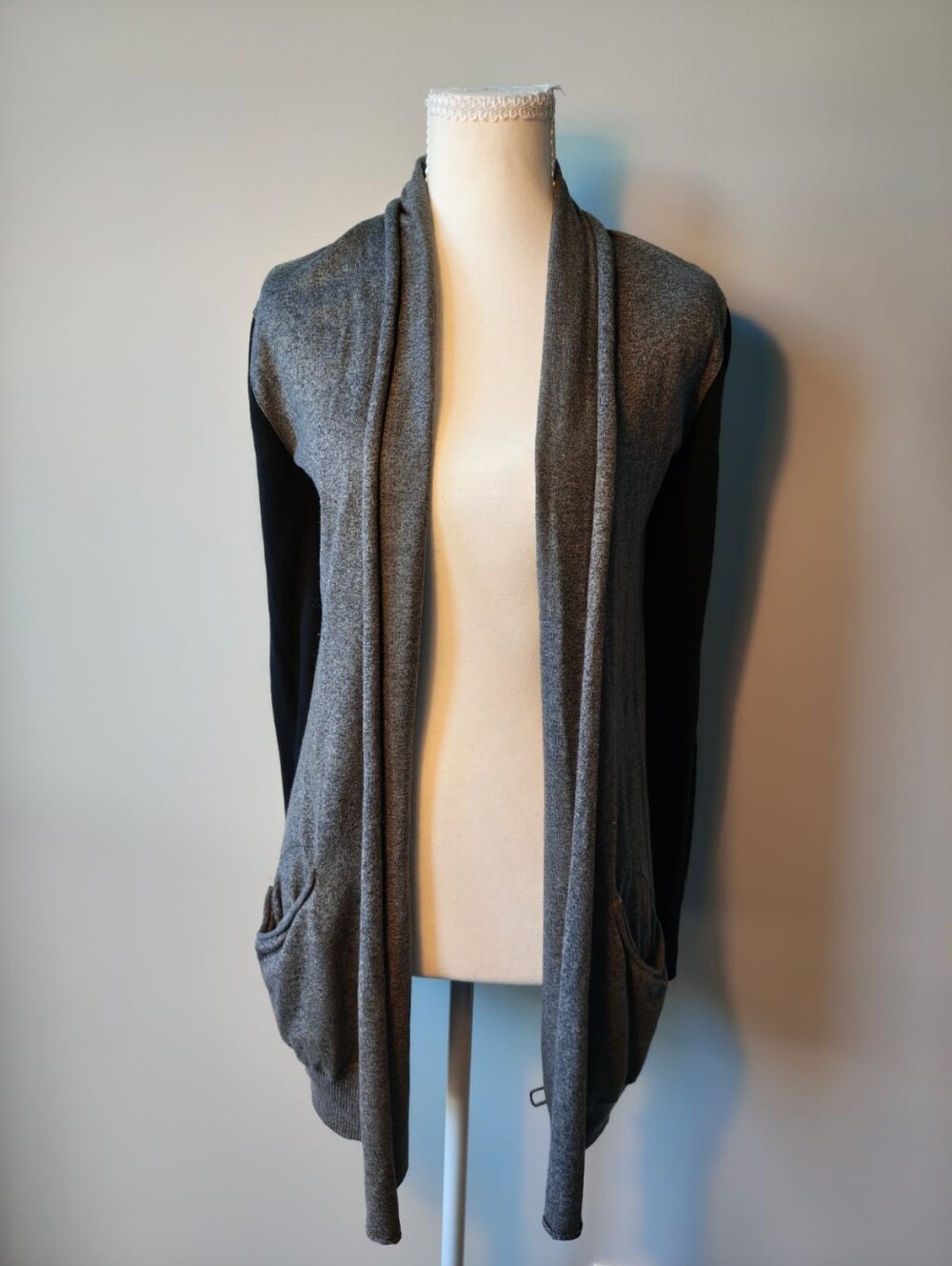 Wilfred Two-Tone Gray and Black Open-Front Cardigan XXS